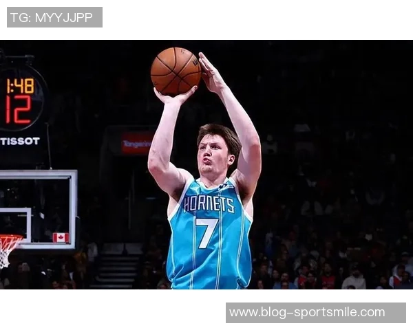 卡尔克布伦纳表现抢眼四投全中贡献双十数据但致命失误令人惋惜 卡尔克布伦纳表现抢眼四投全中贡献双十数据但致命失误令人惋惜