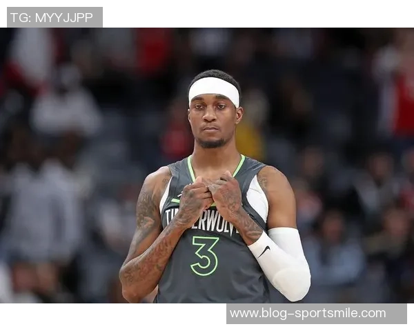 芬奇称赞麦丹在联防中的护筐核心地位全能表现是球队胜利的关键因素 芬奇称赞麦丹在联防中的护筐核心地位全能表现是球队胜利的关键因素